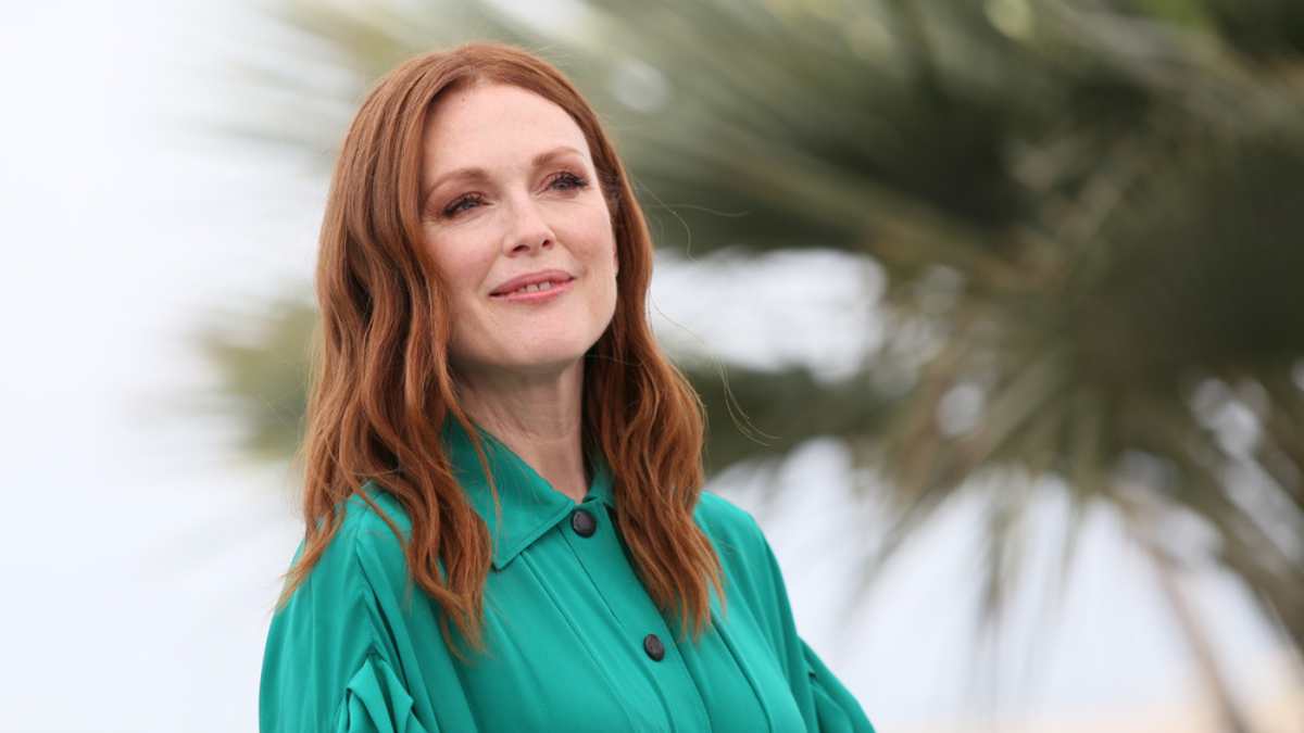 Julianne Moore attends the 'Wonderstruck' photocall during the 70th annual Cannes Film Festival at Palais des Festivals on May 18, 2017 in Cannes, France