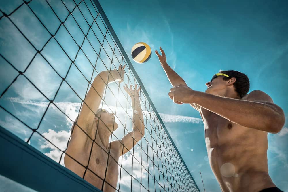 7 Best Sports To Play On The Beach 00