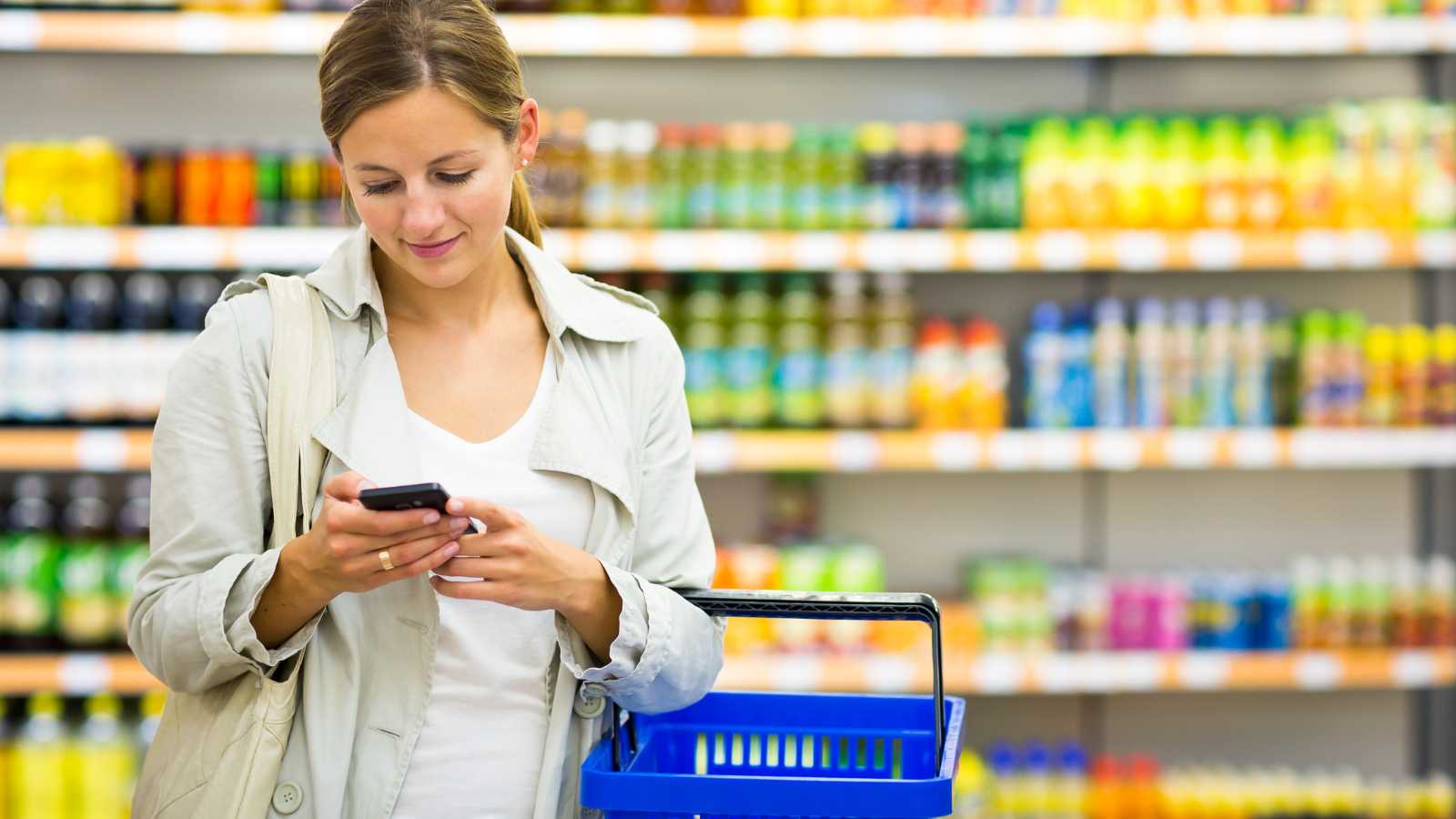 Woman shopping grocery MSN