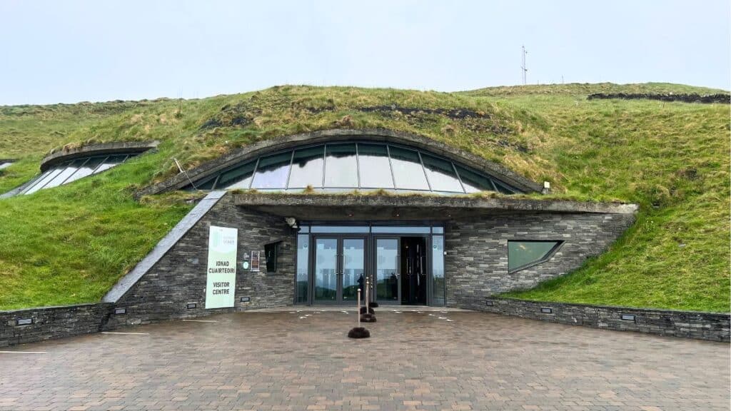a-complete-guide-to-visiting-the-cliffs-of-moher-ireland-savoteur